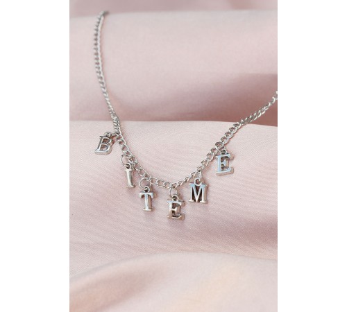 Yeni Sezon Biteme Yazılı Gümüş Renk Sallantılı Kadın Kolye - TJ-BKO5734