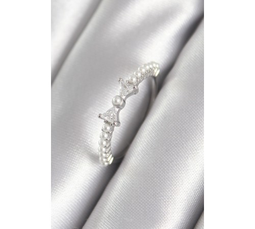 Pirinç Gümüş Renk Zirkon Taşlı Kurdele Model İnci Detay Kadın Yüzük - TJ-BYK3060