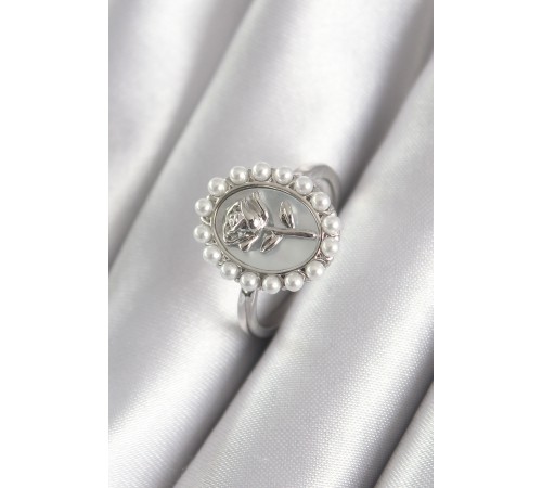 Pirinç Gümüş Renk Portre Gül Model İnci Detay Kadın Yüzük - TJ-BYK3064