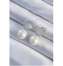 Pirinç Gümüş Renk Zirkon Taşlı Minimal Çiçek Tasarımlı Kadın Küpe - TJ-BKP9481