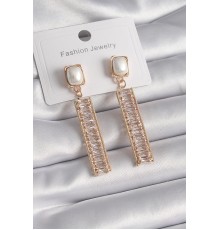 Pirinç Gold Renk Kare İnci Zirkon Taşlı Su Yolu Model Kadın Küpe - TJ-BKP9610