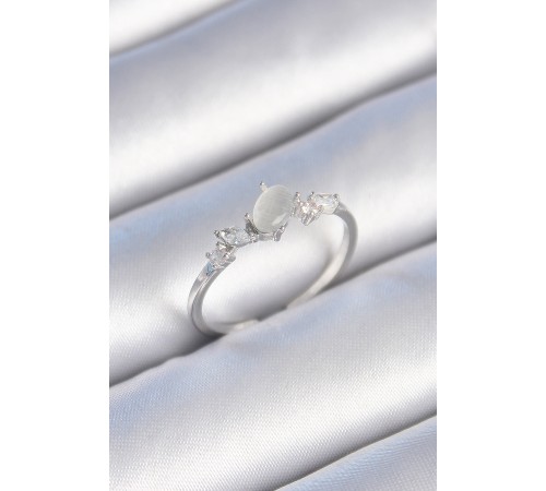 Pirinç Gümüş Renk Zirkon Taşlı Oval Beyaz Mineli Kadın Yüzük - TJ-BYK3445