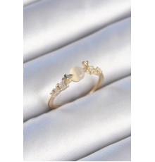Pirinç Gold Renk Zirkon Taşlı Beyaz Mineli Detay Kadın Yüzük - TJ-BYK3462