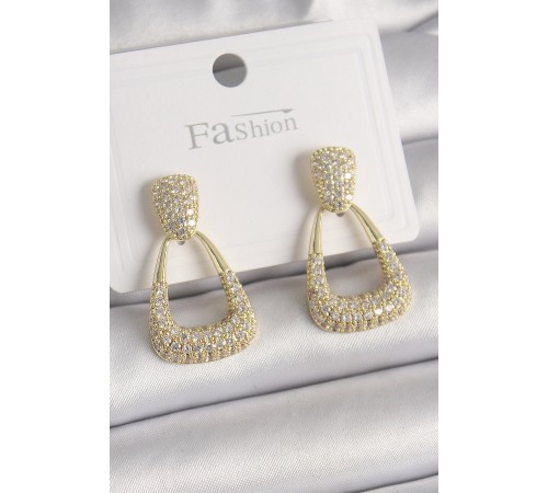 Pirinç Gold Renk Zirkon Taşlı Sallantı Üçgen Model Kadın Küpe - TJ-BKP9931