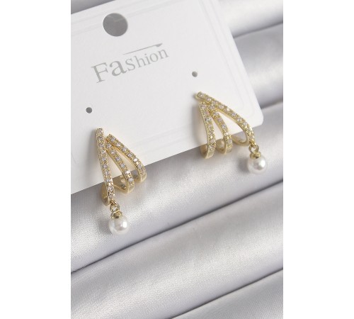 Pirinç Gold Renk Zirkon Taşlı Pençe Model İnci Detay Kadın Küpe - TJ-BKP9957