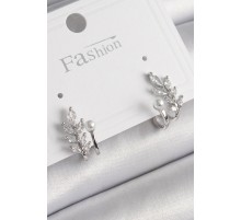 Pirinç Gümüş Renk Zirkon Taşlı Yaprak Model İnci Detay Kadın Küpe - TJ-BKP9960