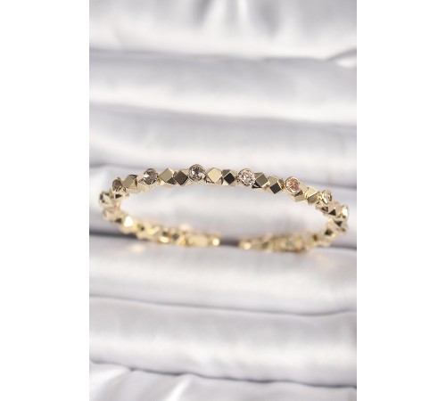 Pirinç Gold Renk Zirkon Taşlı Küp Dorika Model Kadın Bileklik - TJ-BB6635