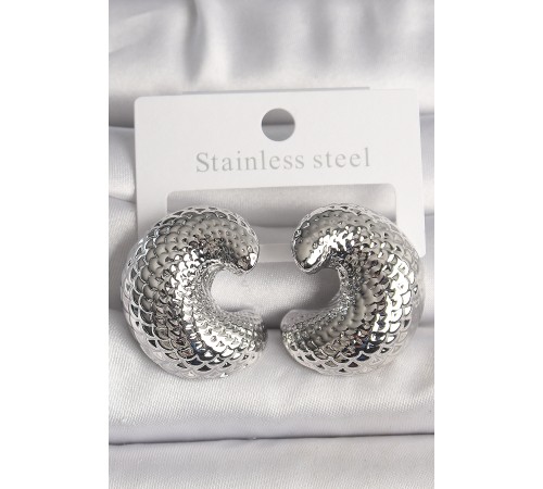 Pirinç Gümüş Renk Yılan Sırtı İşlemeli Yarım Halka Model Kadın Küpe - TJ-BKP10158