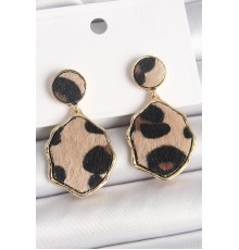 Pirinç Gold Renk Sallantı Leopar Desen Plaka Model Kadın Küpe - TJ-BKP10340