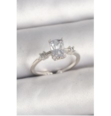 Pirinç Gümüş Renk Kare Zirkon Taşlı Model Kadın Yüzük - TJ-BYK3682