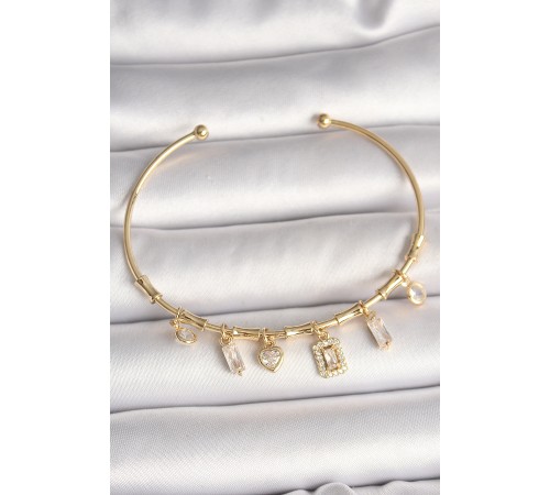 Pirinç Gold Renk Sallantı Zirkon Taşlı Kare Figür Kalp Detay Charm Kadın Bileklik - TJ-BB6895