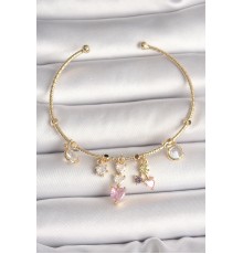 Pirinç Gold Renk Sallantı Zirkon Taşlı Kalp Figür Pembe Kalp Detay Charm Kadın Bileklik - TJ-BB6897