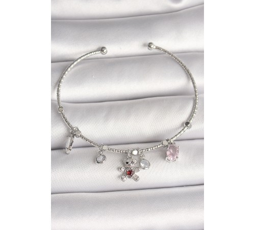 Pirinç Gümüş Renk Sallantı Zirkon Taşlı Ayıcık Figür Kırmızı Taş Detay Charm Kadın Bileklik - TJ-BB6912