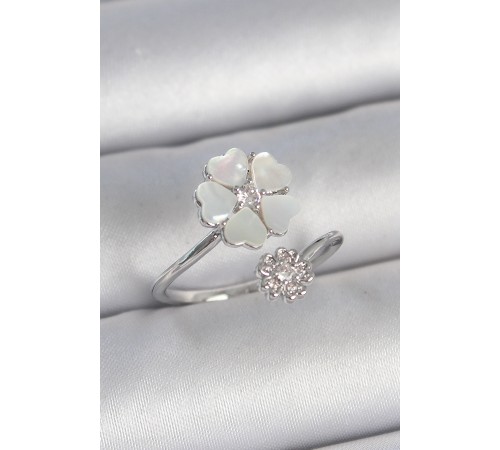 Pirinç Gümüş Renk Beyaz Mineli Çiçek Model Zirkon Taş Detay Kadın Yüzük - TJ-BYK3712