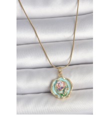 316L Çelik Gold Renk Zincir Turkuaz Pembe Mor Çiçek İşlemeli İnci Detay Portre Model Kadın Kolye - TJ-BKO10073