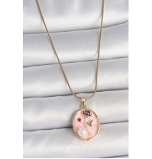 316L Çelik Gold Renk Zincir Pembe Çiçek İşlemeli İnci Detay Portre Model Kadın Kolye - TJ-BKO10077