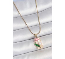 316L Çelik Gold Renk Zincir Beyaz Mineli Pembe Çiçek İşlemeli İnci Detay Dikdörtgen Portre Model Kadın Kolye - TJ-BKO10135