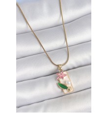 316L Çelik Gold Renk Zincir Beyaz Mineli Pembe Çiçek İşlemeli İnci Detay Dikdörtgen Portre Model Kadın Kolye - TJ-BKO10135
