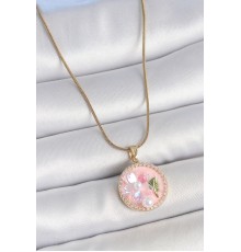 316L Çelik Gold Renk Zincir Zirkon Taşlı Pembe Mineli Çiçek İşlemeli İnci Detay Portre Model Kadın Kolye - TJ-BKO10139