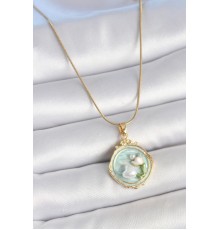 316L Çelik Gold Renk Zincir Turkuaz Mineli İncili Çiçek İşlemeli Portre Model Kadın Kolye - TJ-BKO10150