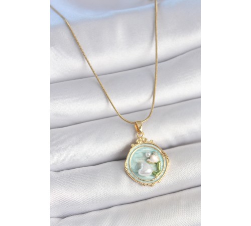316L Çelik Gold Renk Zincir Turkuaz Mineli İncili Çiçek İşlemeli Portre Model Kadın Kolye - TJ-BKO10150