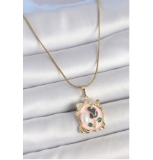 316L Çelik Gold Renk Zincir Pembe Mineli Çiçek İşlemli İnci Detay Portre Model Kadın Kolye - TJ-BKO10185