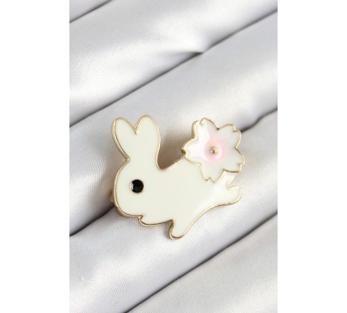 Mineli Çiçek Detaylı Krem Tavşan Figürlü Gold Renk Kadın Broş - TJ-BR452