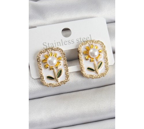 Pirinç Beyaz Mineli Papatya Figürlü Sanatsal Portre Model Gold Renk Kadın Küpe - TJ-BKP10686