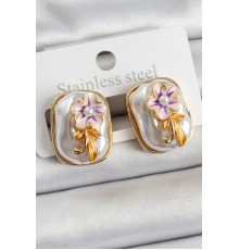 Pirinç Beyaz Mineli İnci Detaylı Çiçek Figürlü Sanatsal Portre Model Gold Renk Kadın Küpe - TJ-BKP10692