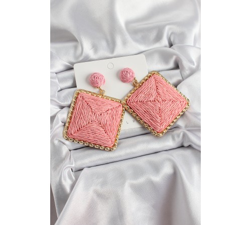 Pembe Kare Figürlü Hasır Örgü Model Gold Renk Kadın Küpe - TJ-BKP10720