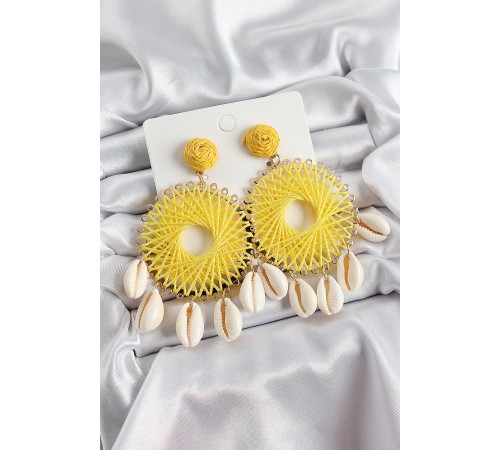 Sarı Hasır Örgü Sarmal Model Sallantılı Deniz Kabuğu Detaylı Gold Renk Kadın Küpe - TJ-BKP10726