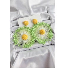 Yeşil Püsküllü Papatya Figürlü Hasır Örgü Model Gold Renk Kadın Küpe - TJ-BKP10733