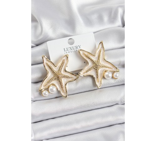 Pirinç Deniz Kabuğu Figürlü İnci Detaylı Gold Renk Kadın Küpe - TJ-BKP10740