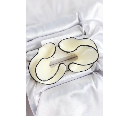 Siyah Çizgi Detaylı Krem Renk Kemik Model Kadın Küpe - TJ-BKP10741