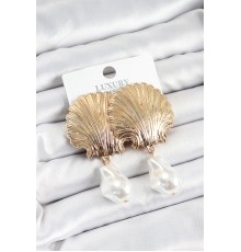 Pirinç İstiridye Model Sallantılı İnci Detaylı Gold Renk kadın Küpe - TJ-BKP10745