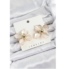 Pirinç Kırkık Beyaz Çiçek Vintage Model Gold Renk Kadın Küpe - TJ-BKP10772