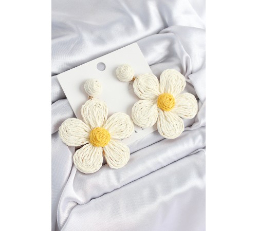 Pirinç Krem Papatya Model Gold Renk Kadın Hasır Küpe - TJ-BKP10896