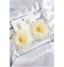 Pirinç Krem Papatya Model Gold Renk Kadın Hasır Küpe - TJ-BKP10901