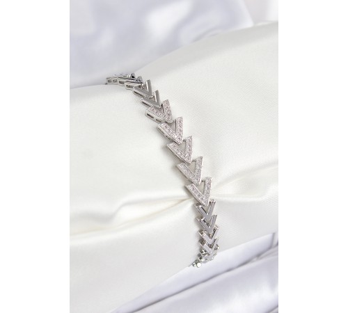 Pirinç Zirkon Taşlı Sıralı Ok Model Gümüş Renk Kadın Bileklik - TJ-BB7560