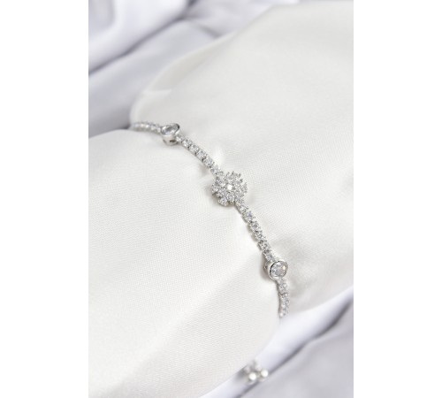 Pirinç Zirkon Taşlı Kar Tanesi Model Gümüş Renk Asansörlü Kadın Bileklik - TJ-BB7722