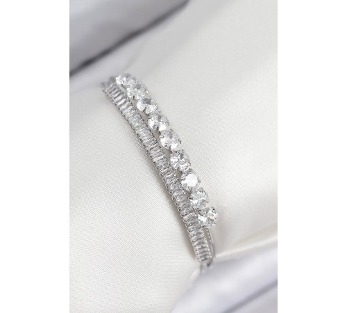 Pirinç Zirkon Taşlı Su Yolu Model Gümüş Renk Kadın Bileklik - TJ-BB7858