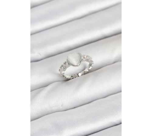 Pirinç Gümüş Renk Zirkon Taşlı Kalpli Kadın Yüzük - TJ-BYK3857