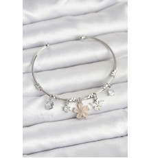 Çiçek ve Charmlı Gümüş Renk Pirinç Kadın Bileklik - TJ-BB8050