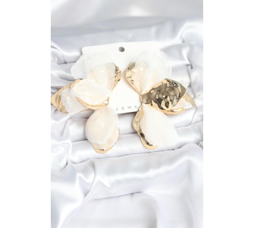Pirinç Gold Renk Beyaz Tüllü Lotus Kadın Küpe - TJ-BKP11373