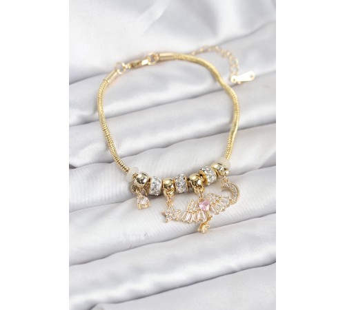 Pirinç Gold Renk Kanatlı Charmlı Kadın Bileklik - TJ-BB8199