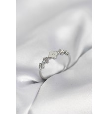 Gümüş Renk Minimal Yonca ve Zirkon Taşlı Kadın Yüzük - TJ-BYK4057