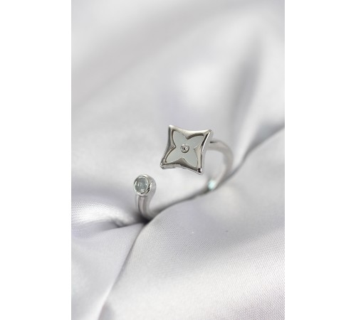 Gümüş Renk Köşeli Yonca Model Zirkon Taşlı Kadın Yüzük - TJ-BYK4098