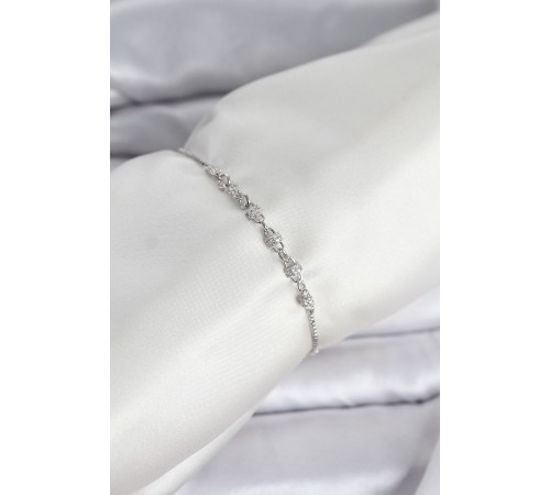 Gümüş Renk Zincir Model Zirkon Taşlı Pirinç Asansörlü Kadın Bileklik - TJ-BB8331