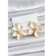 Krem Mineli Çiçek Model Pirinç Kadın Küpe - TJ-BKP11728