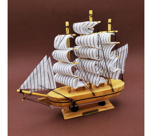 Orta Boy Ahşap Gemi